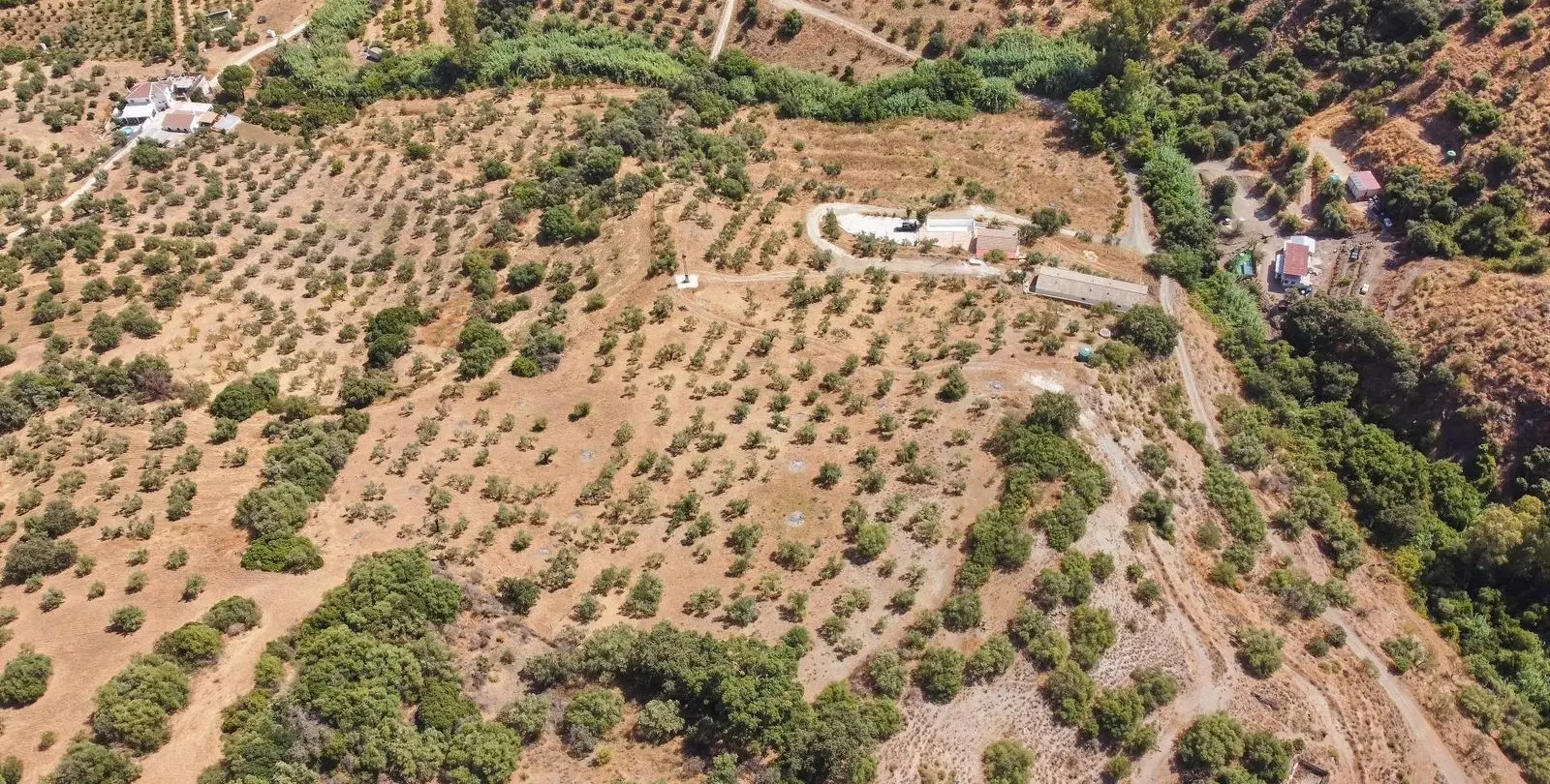 Sale of residential plot in Guaro 9