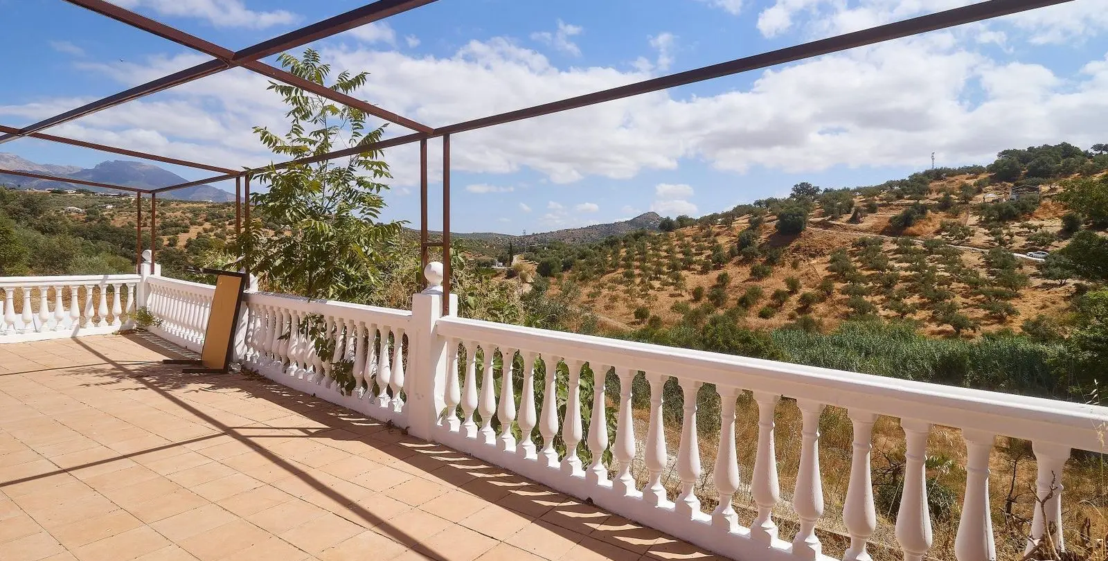Sale of residential plot in Guaro 21