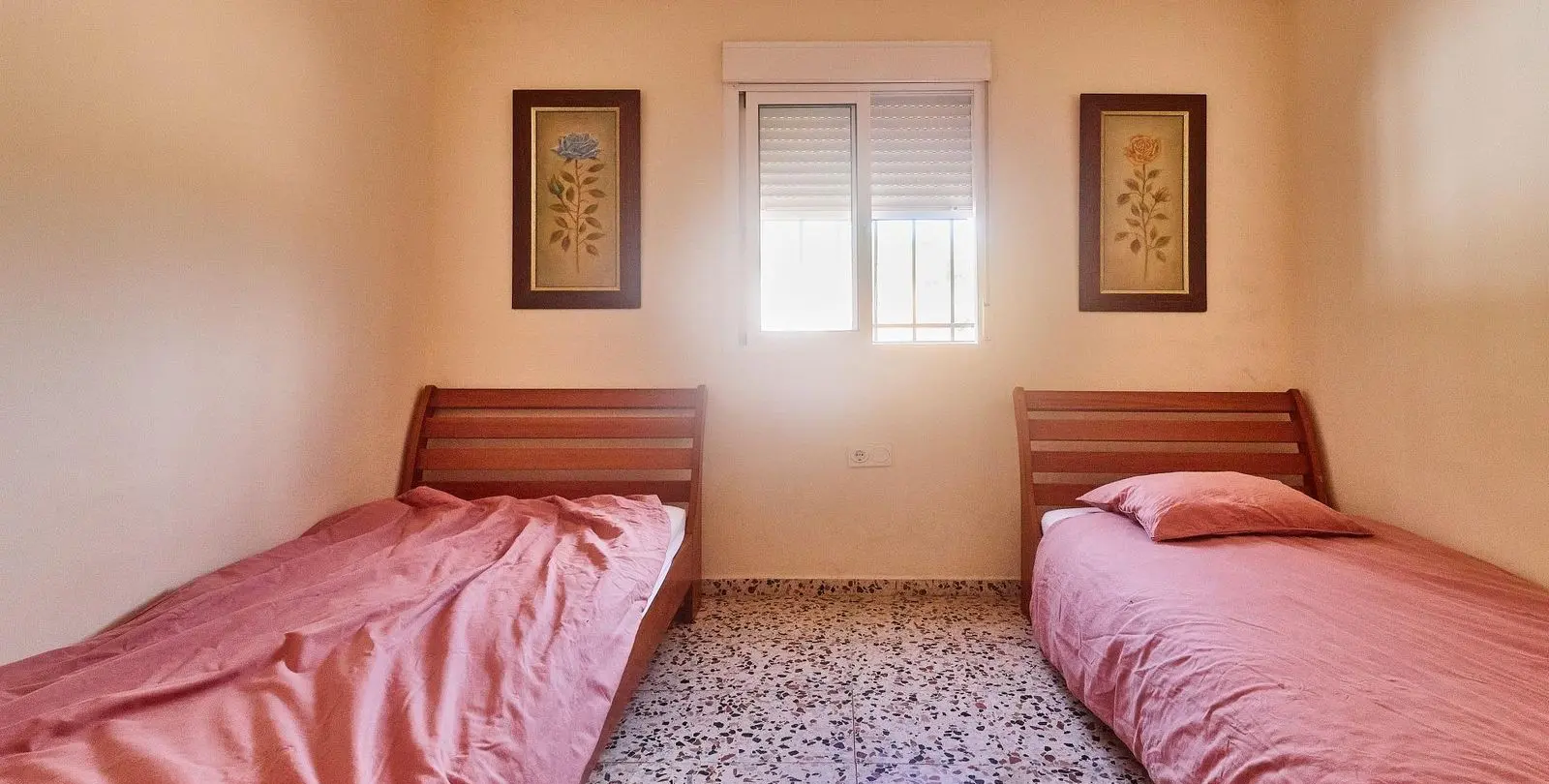 Sale of residential plot in Guaro 22