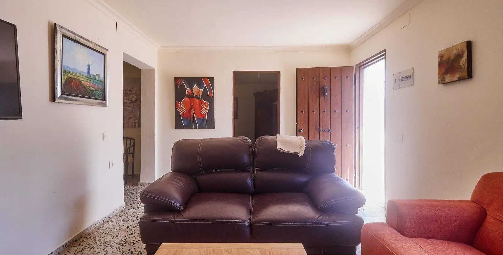 Sale of residential plot in Guaro 25