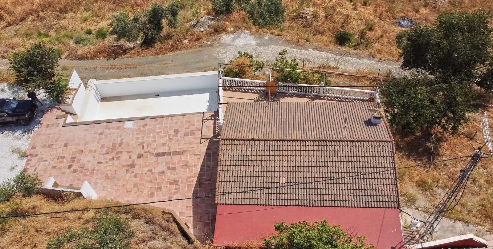 Sale of residential plot in Guaro 32