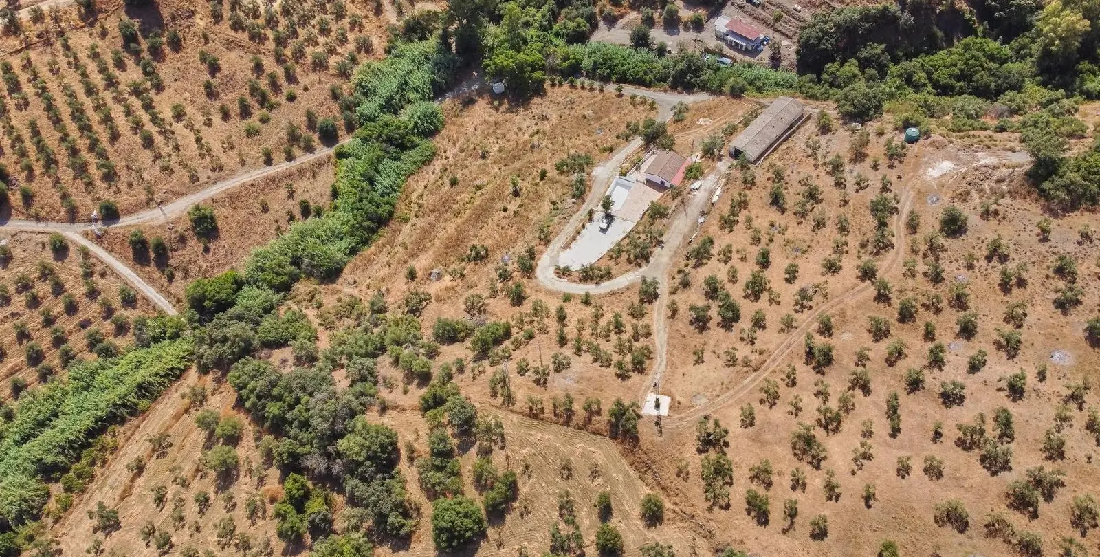 Sale of residential plot in Guaro 35
