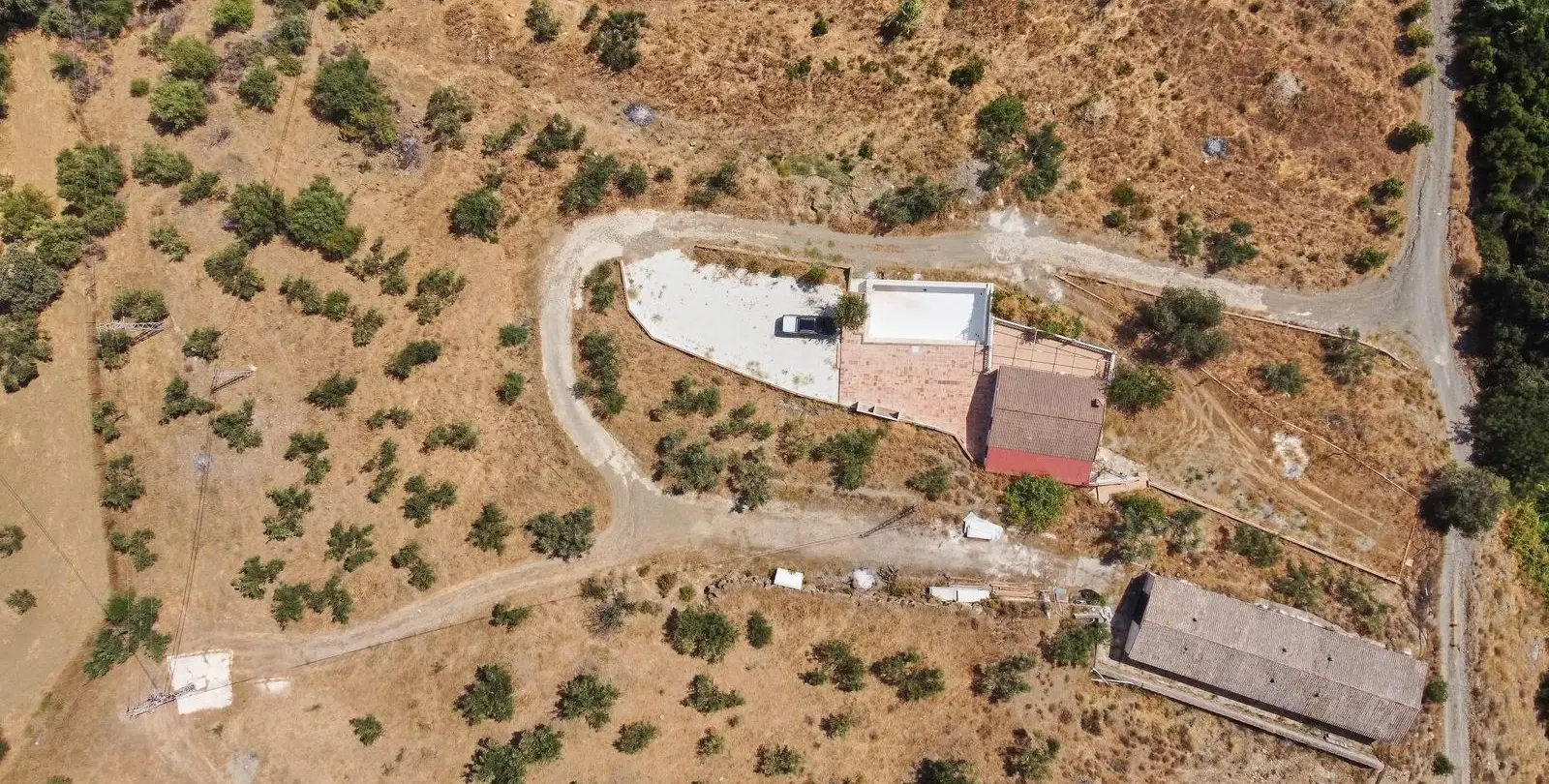 Sale of residential plot in Guaro 38