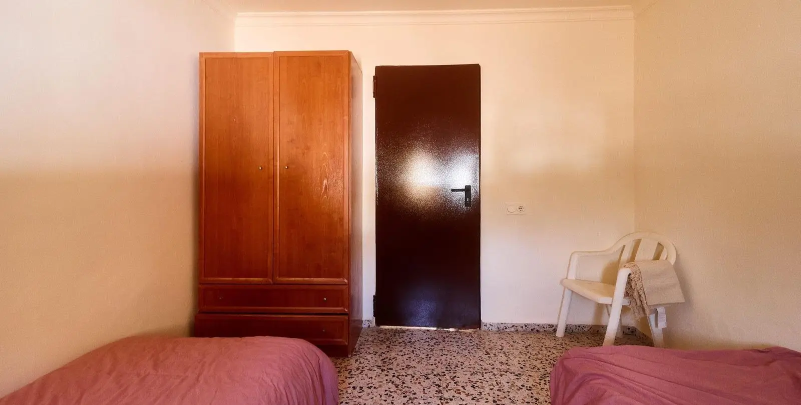 Sale of residential plot in Guaro 23