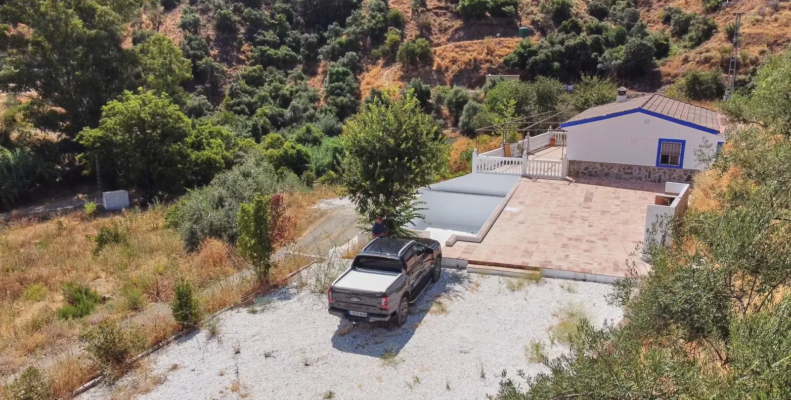 Sale of residential plot in Guaro 30