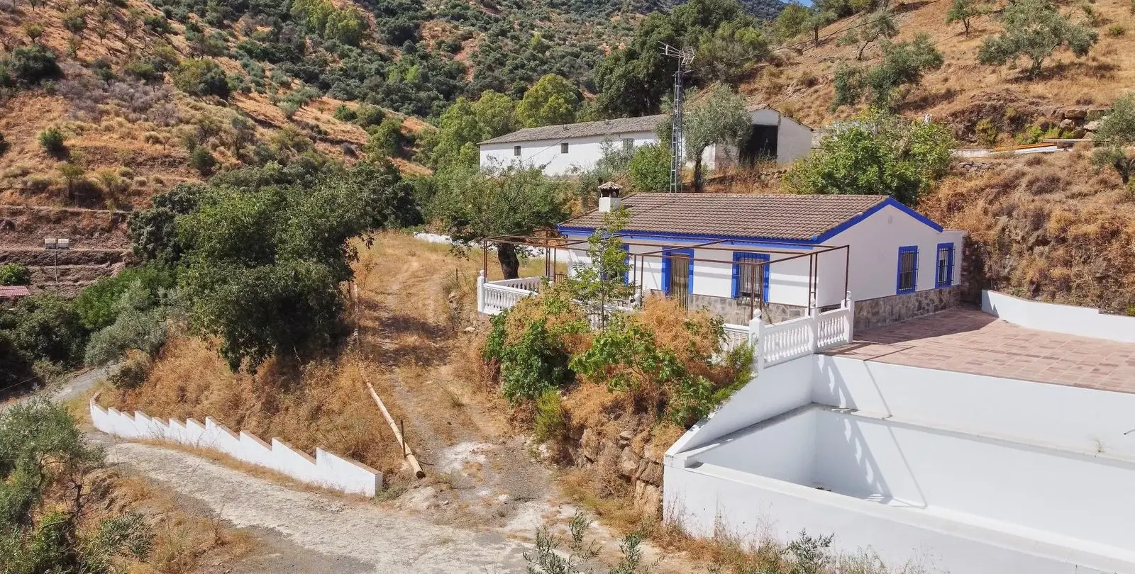 Sale of residential plot in Guaro 36