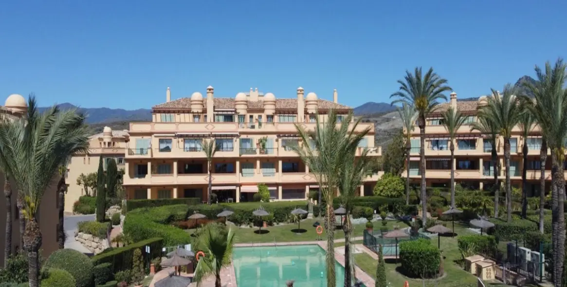 Продажа апартаментов на первом этаже в Los Flamingos 1