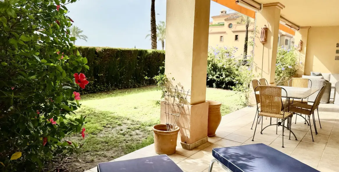 Продажа апартаментов на первом этаже в Los Flamingos 4