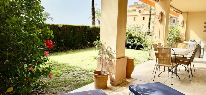 Продажа апартаментов на первом этаже в Los Flamingos 3