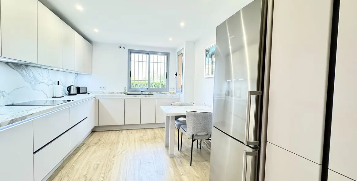 Продажа апартаментов на первом этаже в Los Flamingos 6