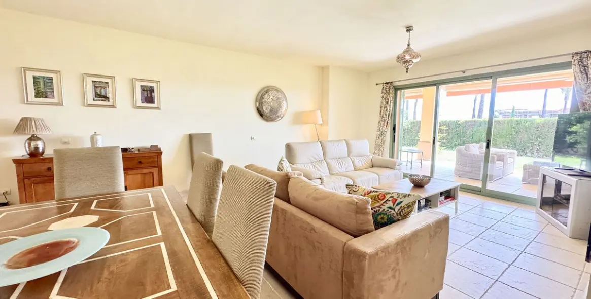 Продажа апартаментов на первом этаже в Los Flamingos 10