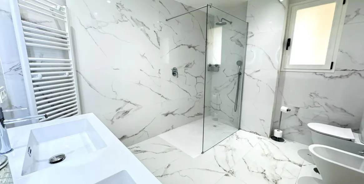 Продажа апартаментов на первом этаже в Los Flamingos 16