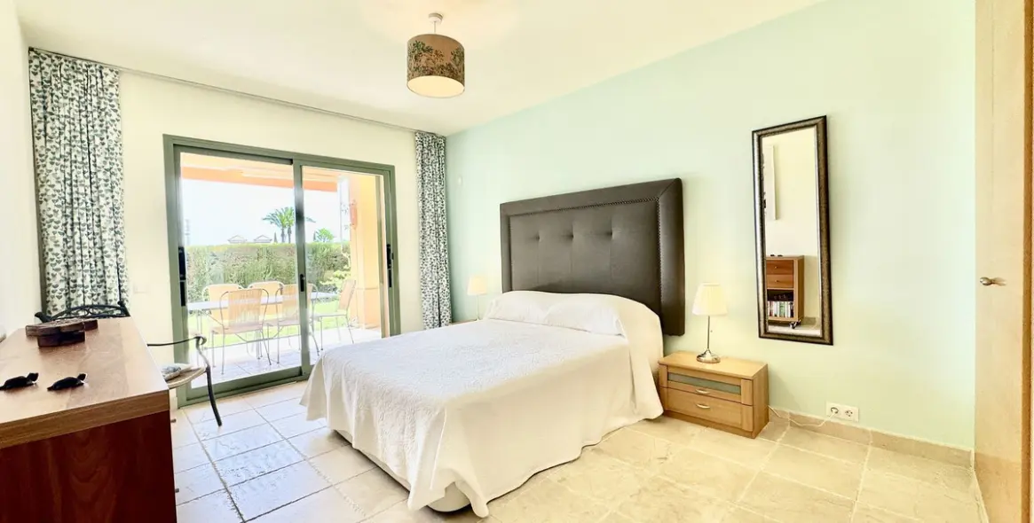 Продажа апартаментов на первом этаже в Los Flamingos 18