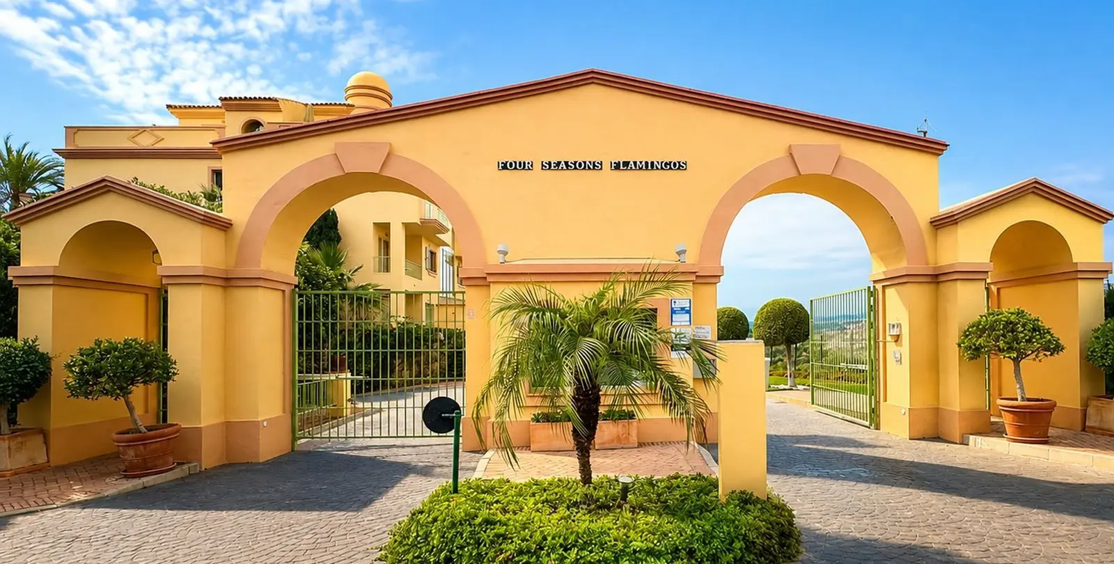 Sale of ground floor apartment in Los Flamingos 23