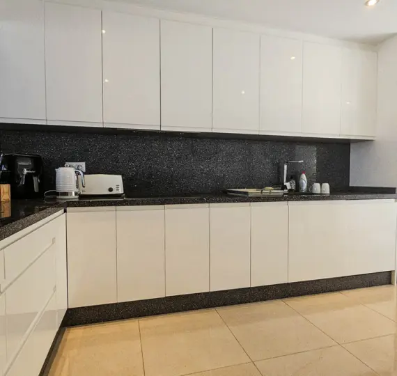 Продажа дома на две семьи в La Duquesa