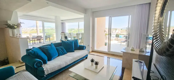 Продажа дома на две семьи в La Duquesa 4