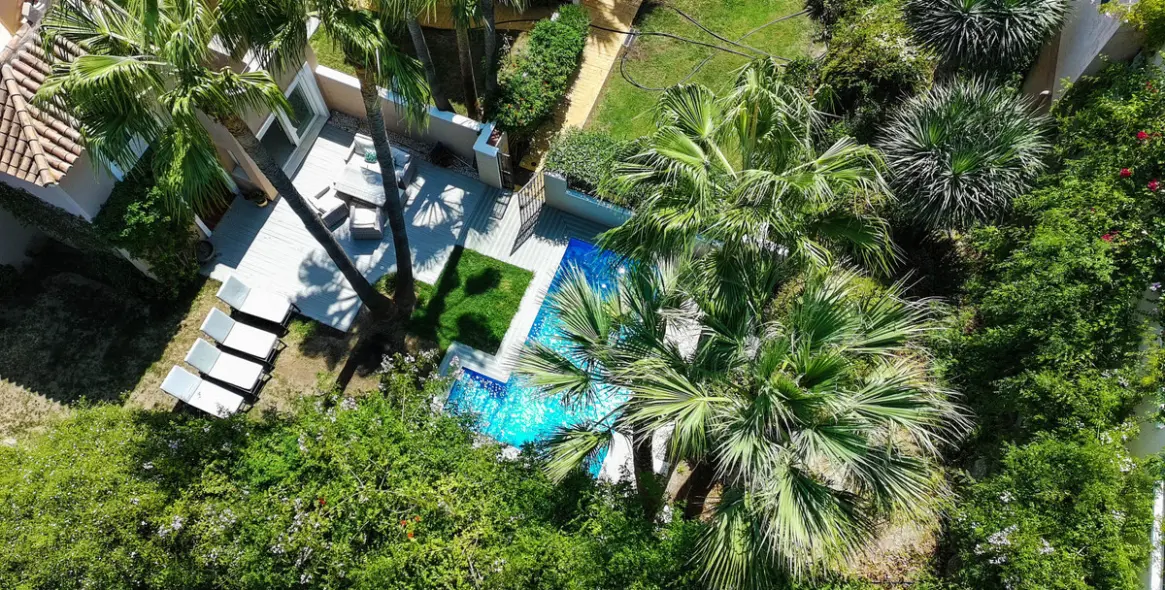 Продажа дома на две семьи в La Duquesa 7