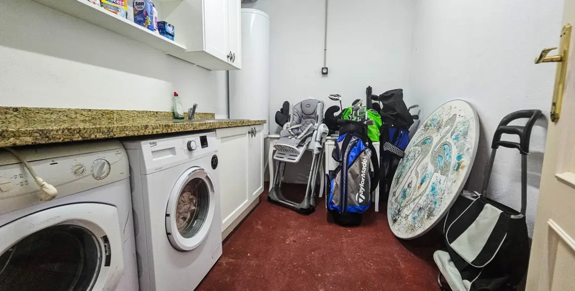 Venta de casa pareada en La Duquesa 34