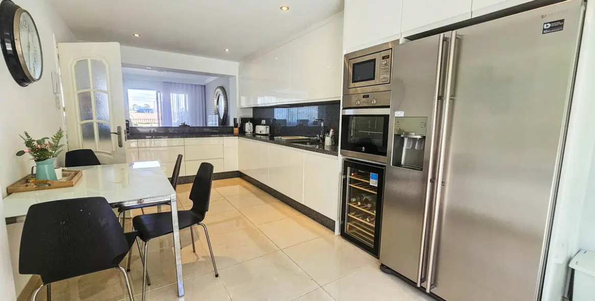 Venta de casa pareada en La Duquesa 43