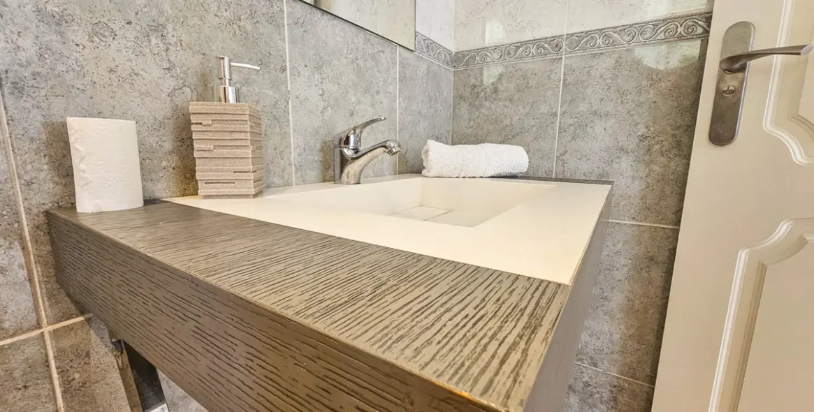 Venta de casa pareada en La Duquesa 49