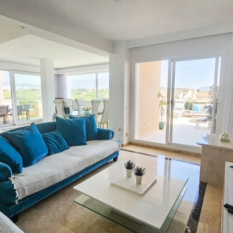 Sale of semi-detached house in La Duquesa