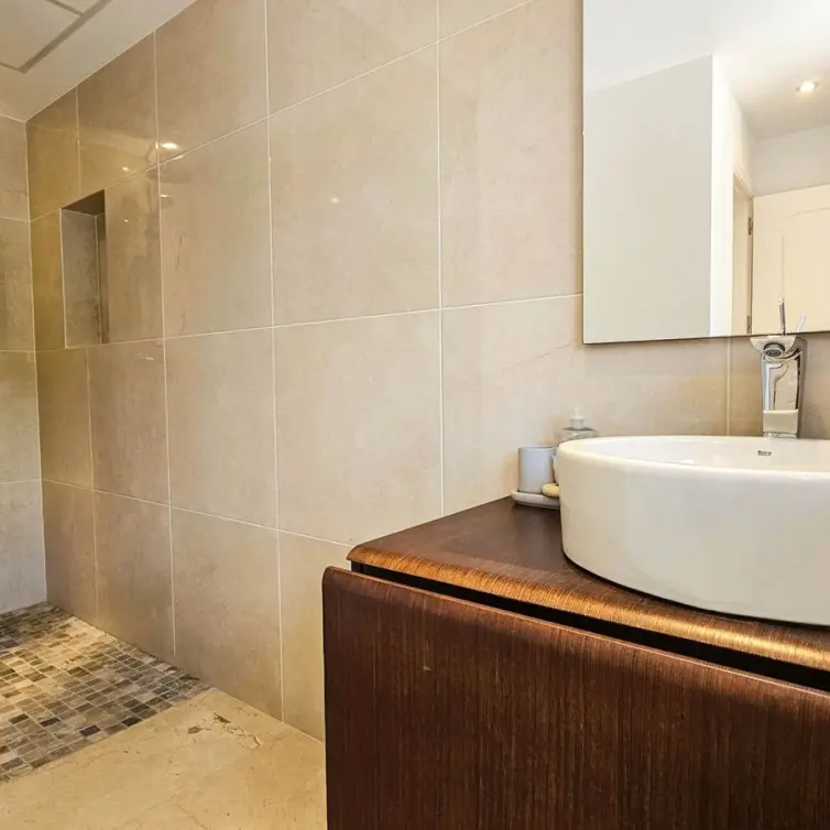 Sale of semi-detached house in La Duquesa
