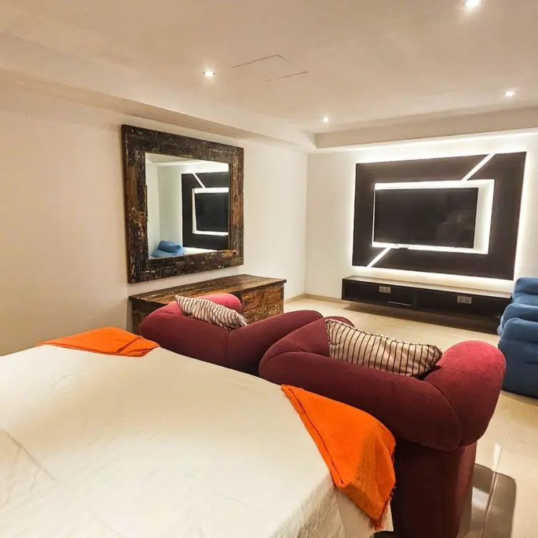 Sale of semi-detached house in La Duquesa
