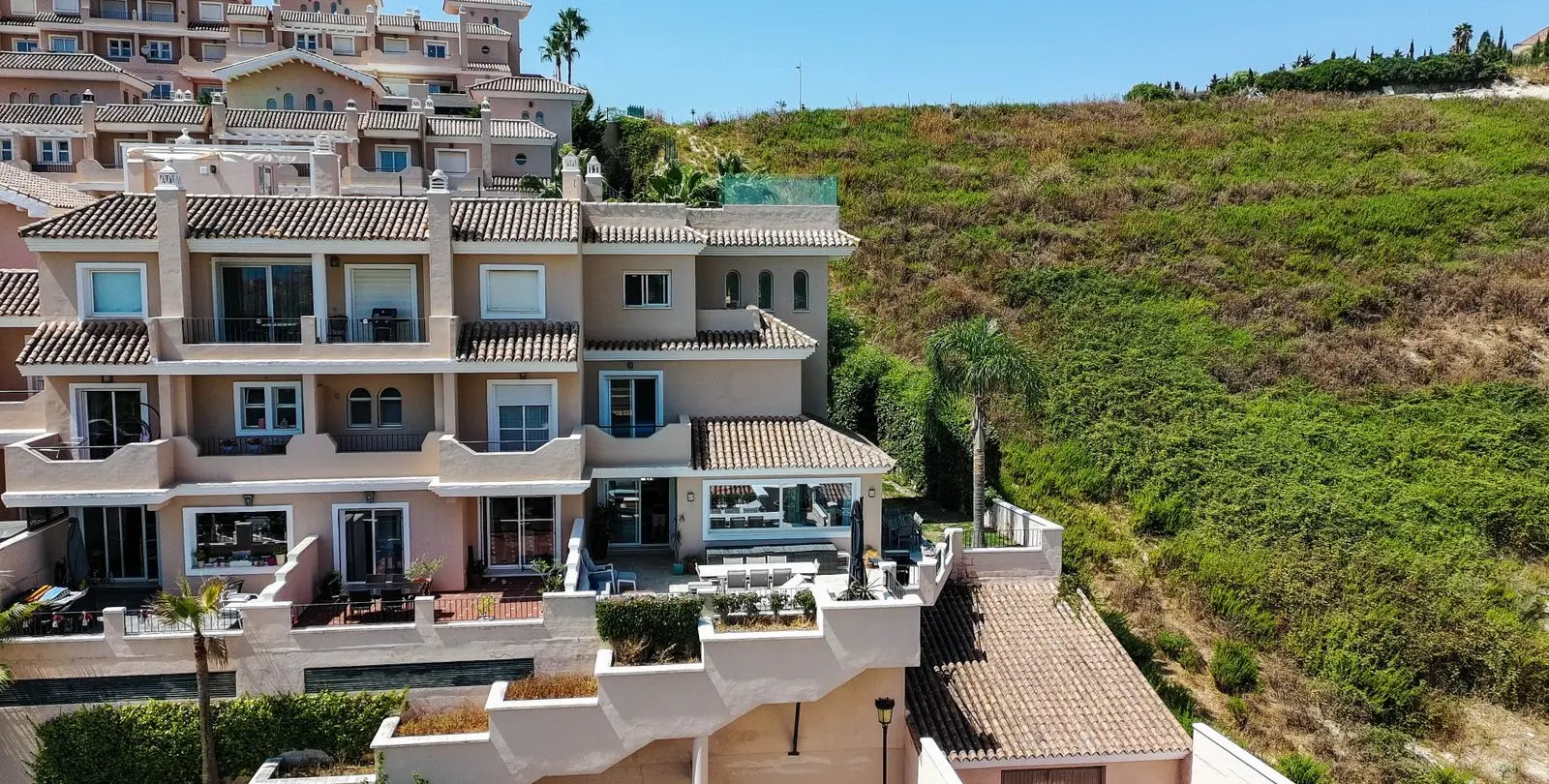 Sale of semi-detached house in La Duquesa 14