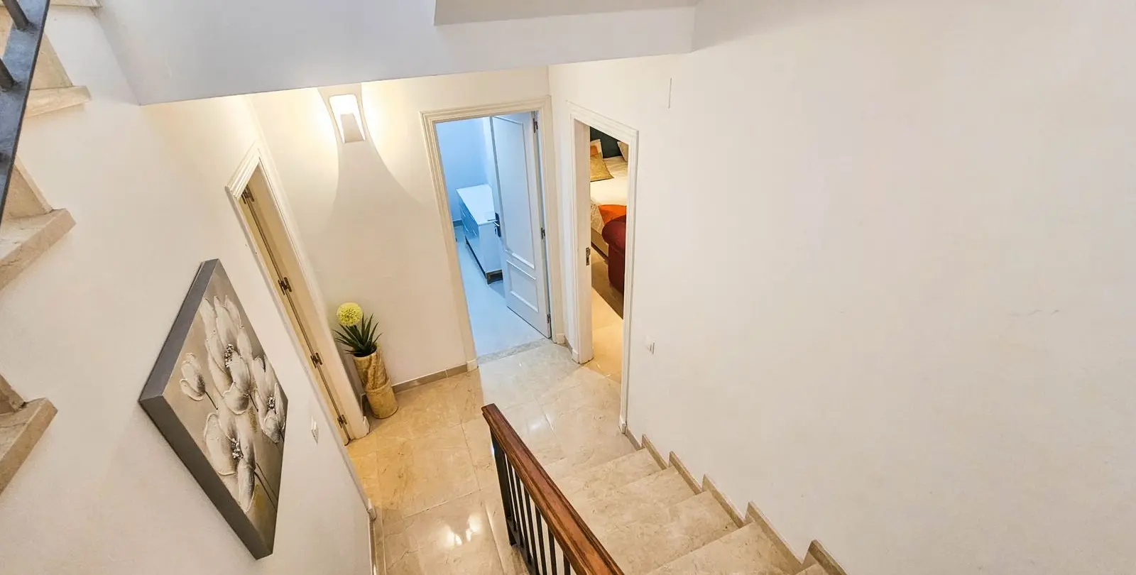 Sale of semi-detached house in La Duquesa 36