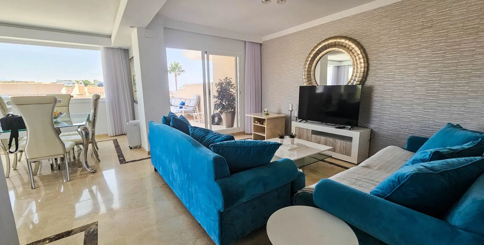 Sale of semi-detached house in La Duquesa 45