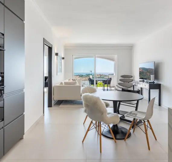 Sale of middle floor apartment in La Quinta