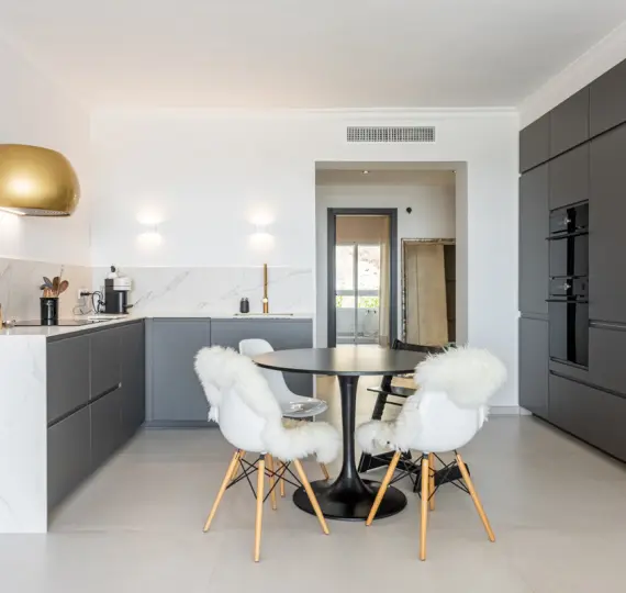 Sale of middle floor apartment in La Quinta