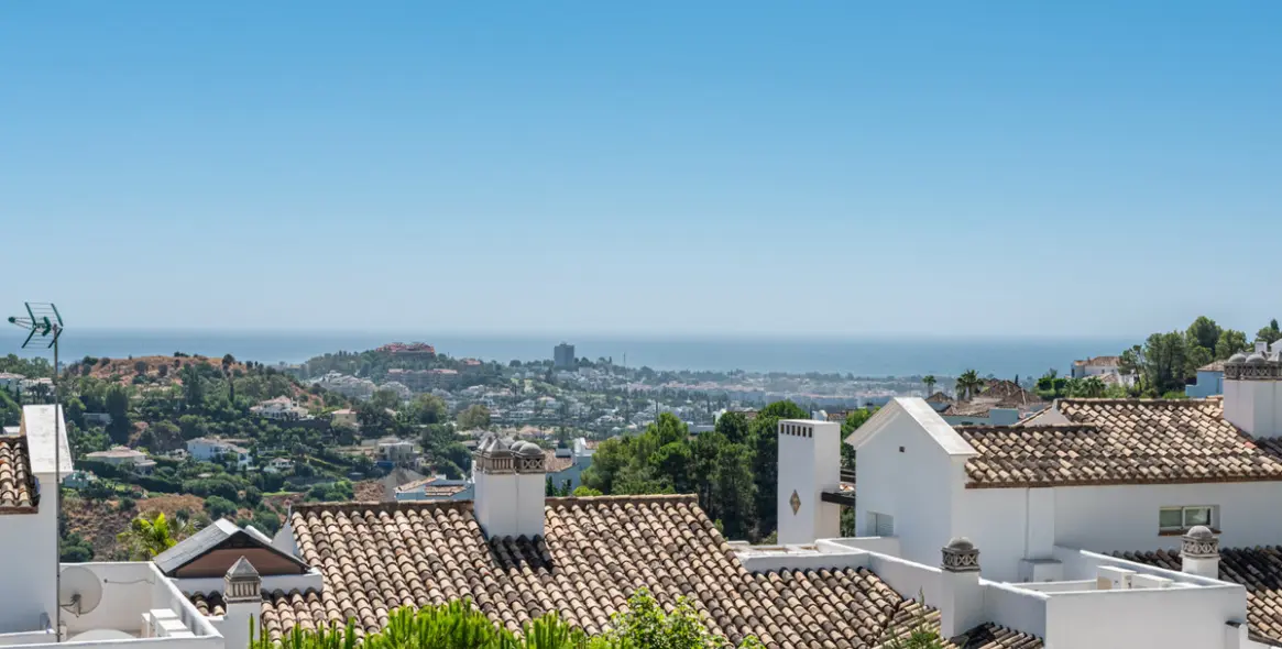 Venta de apartamento en planta media en La Quinta 22