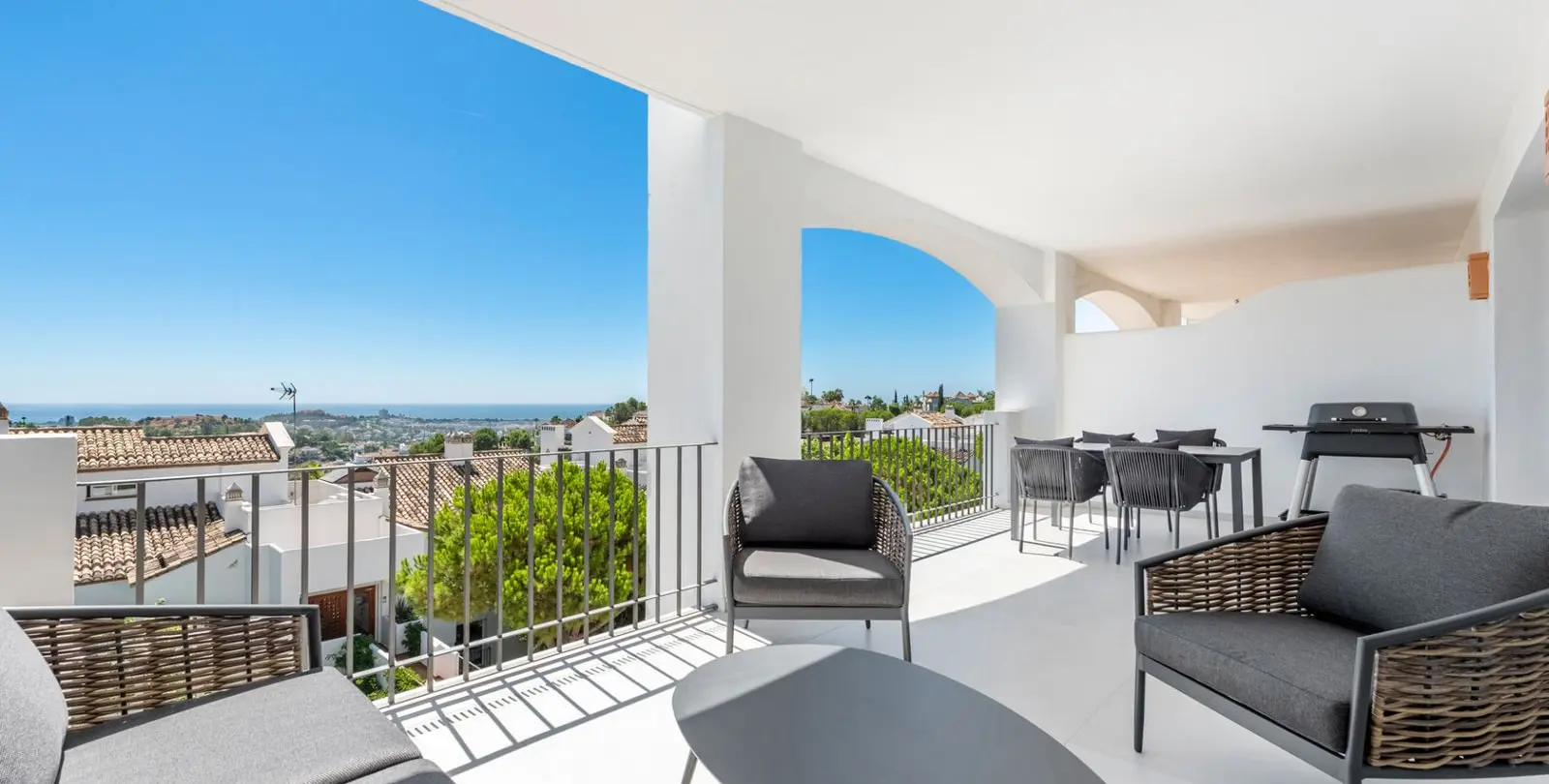 Sale of middle floor apartment in La Quinta 1