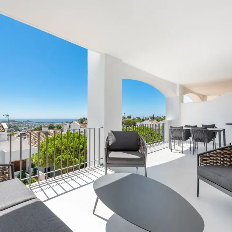Sale of middle floor apartment in La Quinta