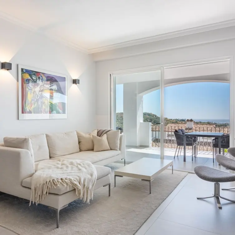 Sale of middle floor apartment in La Quinta