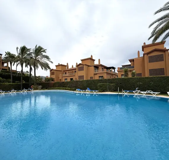 Продажа апартаментов на первом этаже в Atalaya