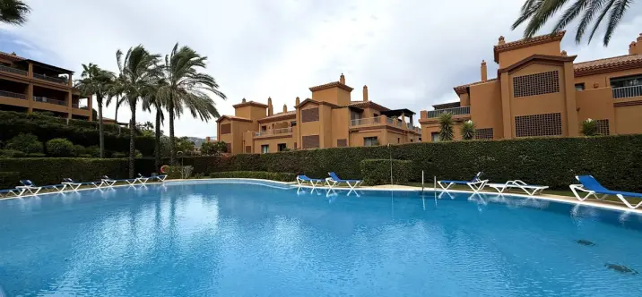 Продажа апартаментов на первом этаже в Atalaya 1