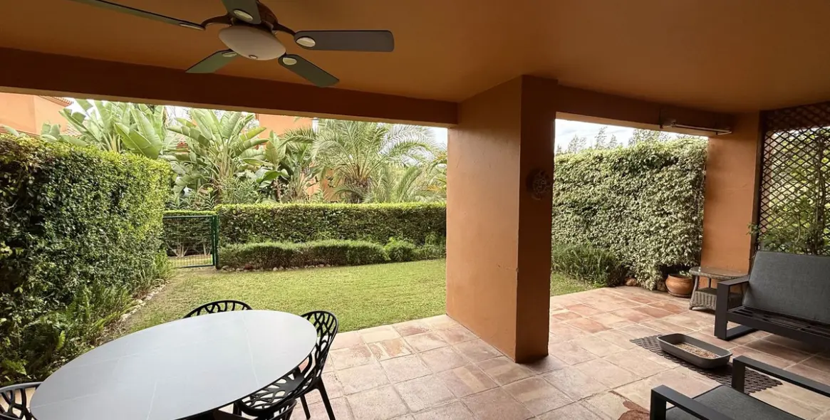 Продажа апартаментов на первом этаже в Atalaya 4