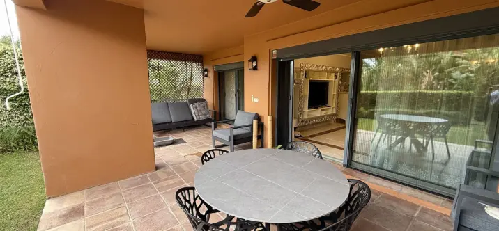 Продажа апартаментов на первом этаже в Atalaya 4