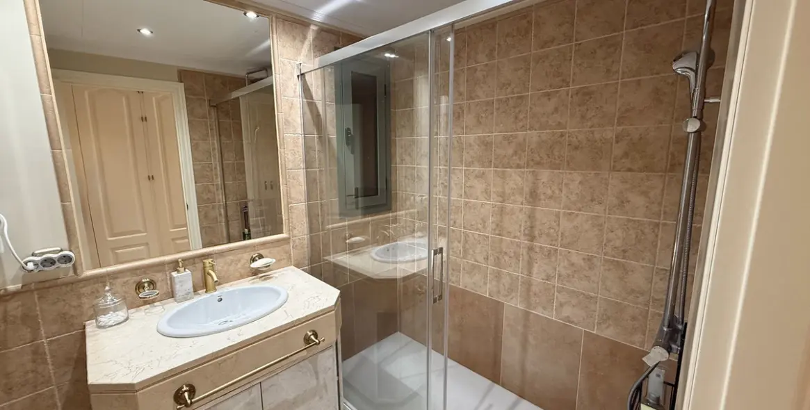 Продажа апартаментов на первом этаже в Atalaya 7