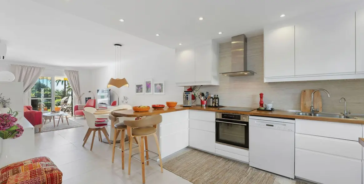 Venta de apartamento en planta baja en Nueva Andalucía 3