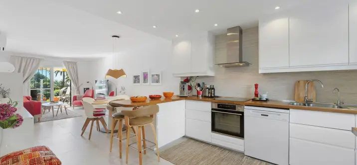 Sale of ground floor apartment in Nueva Andalucía 2