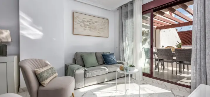 Sale of middle floor apartment in Nueva Andalucía 1