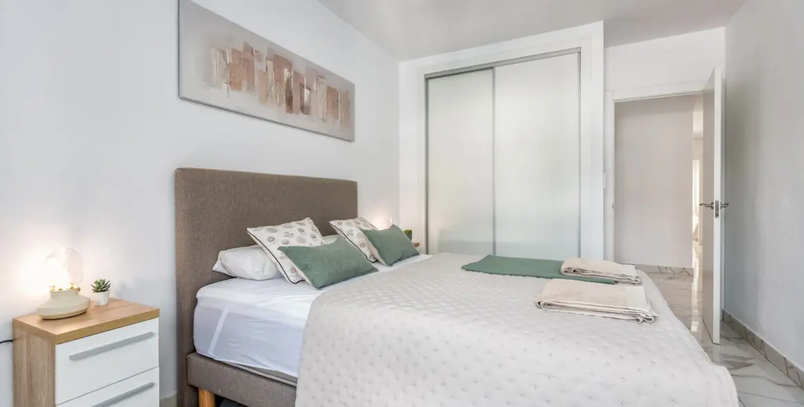 Sale of middle floor apartment in Nueva Andalucía 11