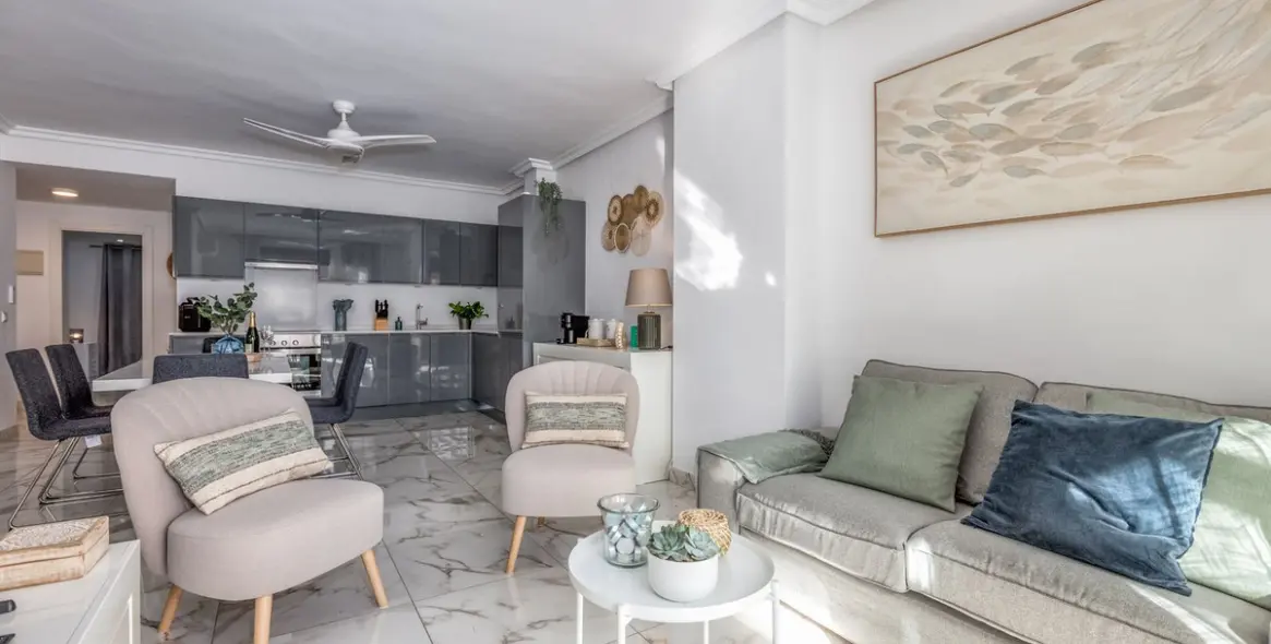 Sale of middle floor apartment in Nueva Andalucía 14