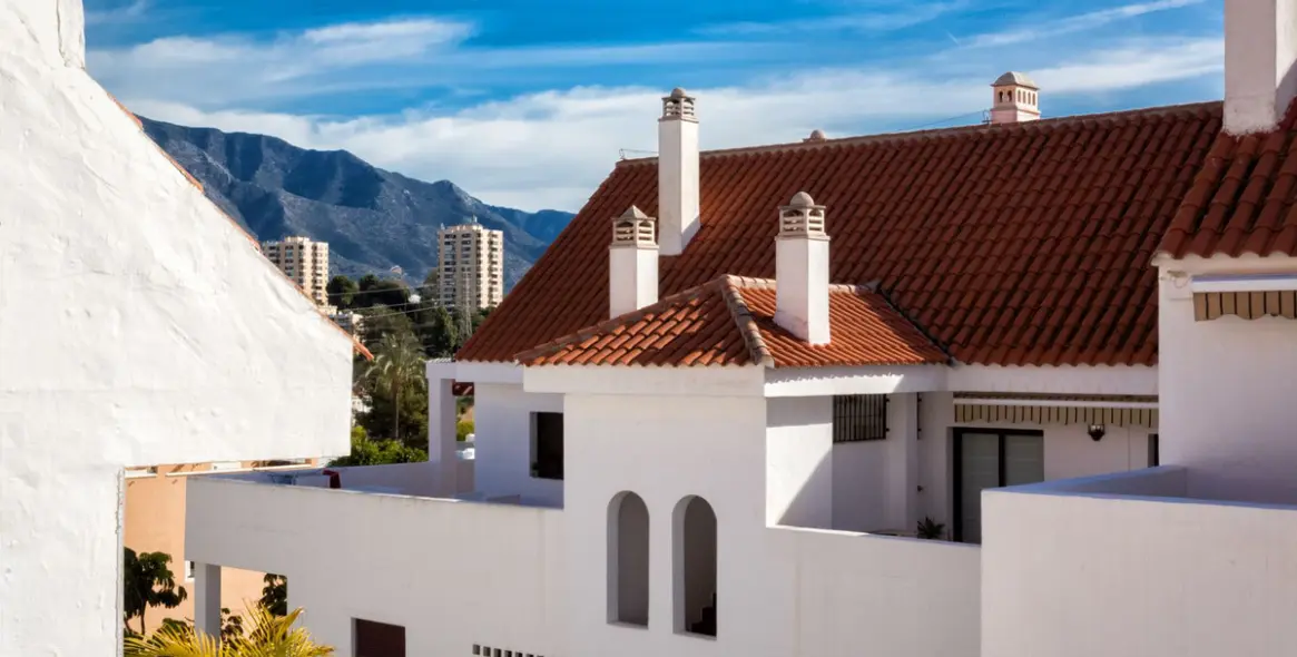 Sale of middle floor apartment in Nueva Andalucía 17