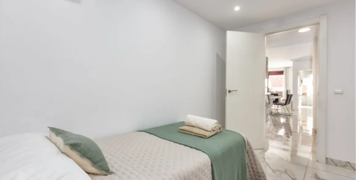 Sale of middle floor apartment in Nueva Andalucía 19