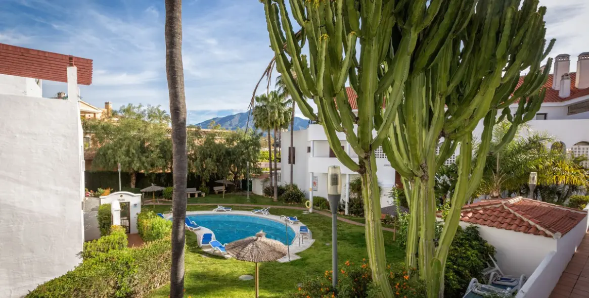 Venta de apartamento en planta media en Nueva Andalucía 22