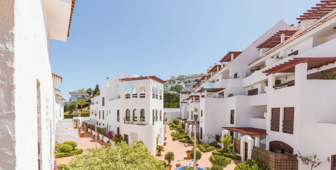 Venta de apartamento en planta media en Nueva Andalucía 24